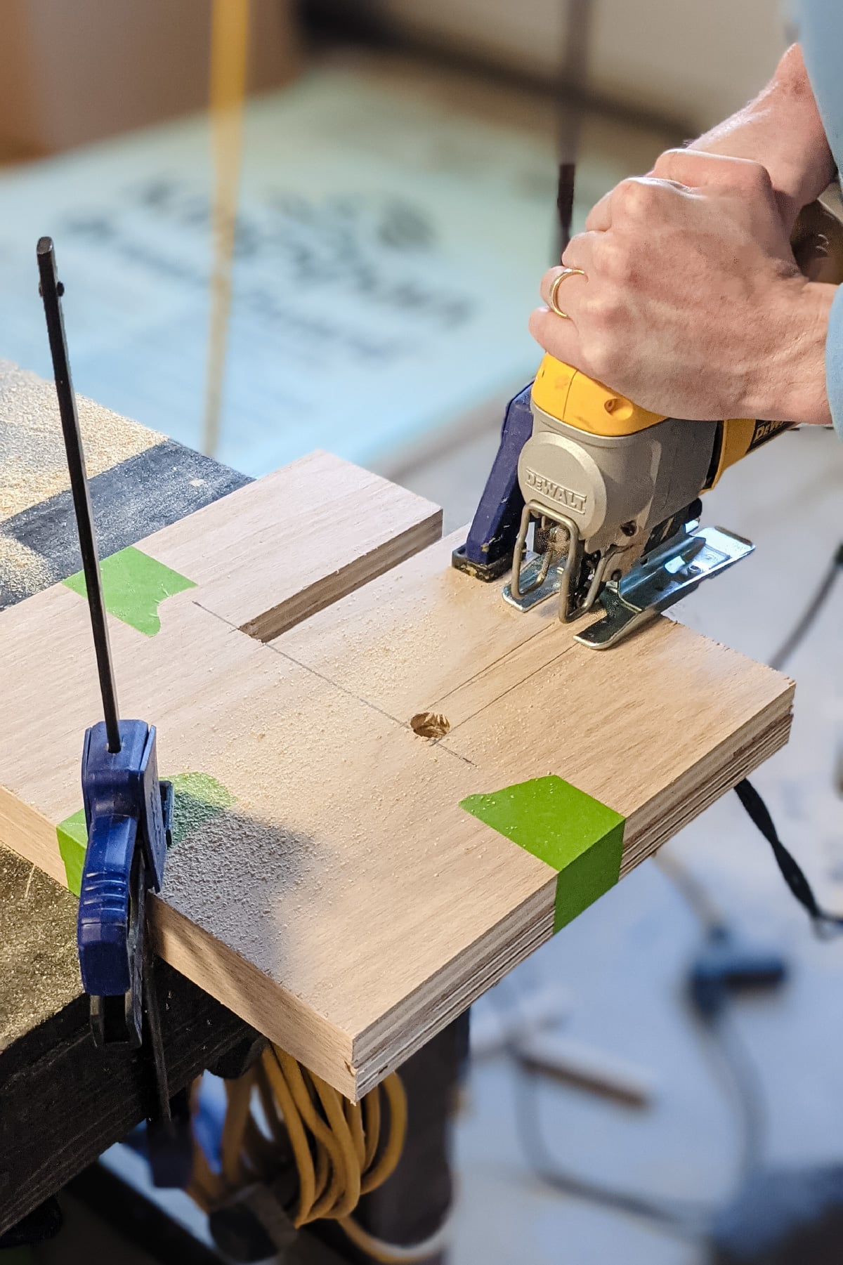 How to Make a Wine Rack Using Plywood