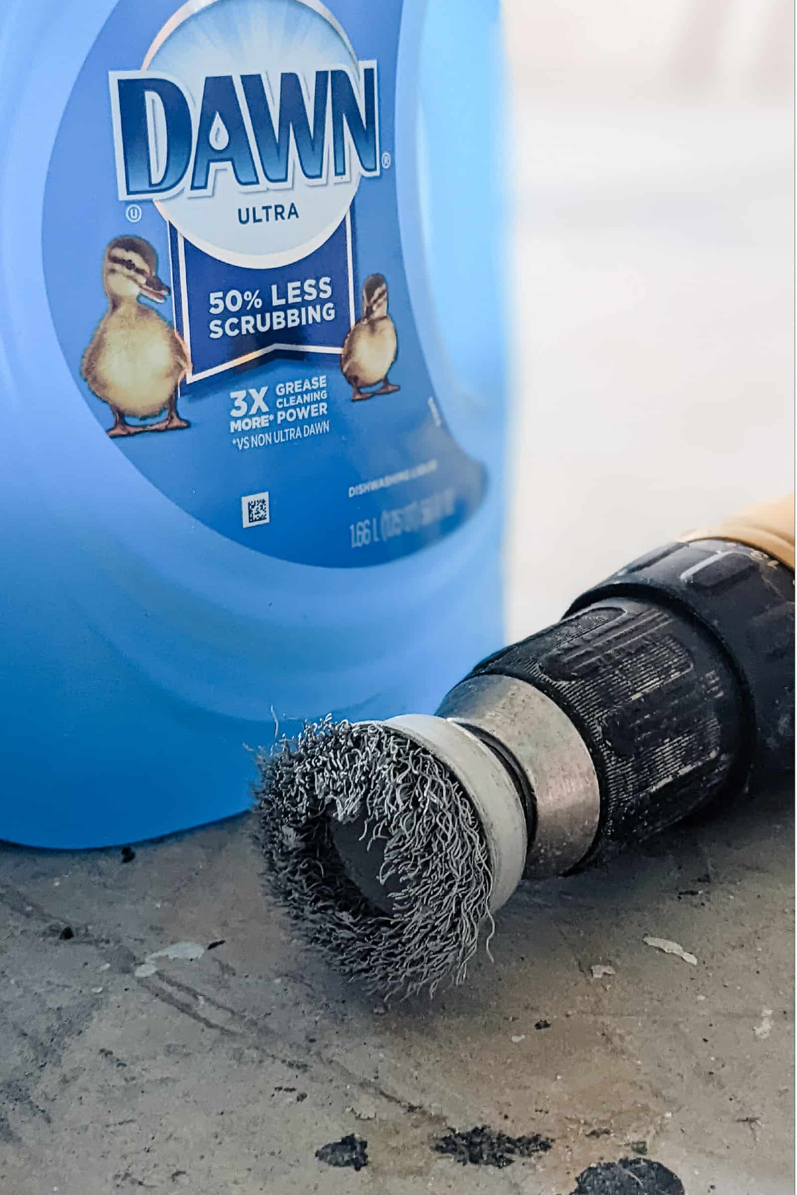 How to Remove Old Paint from Concrete Without Chemicals