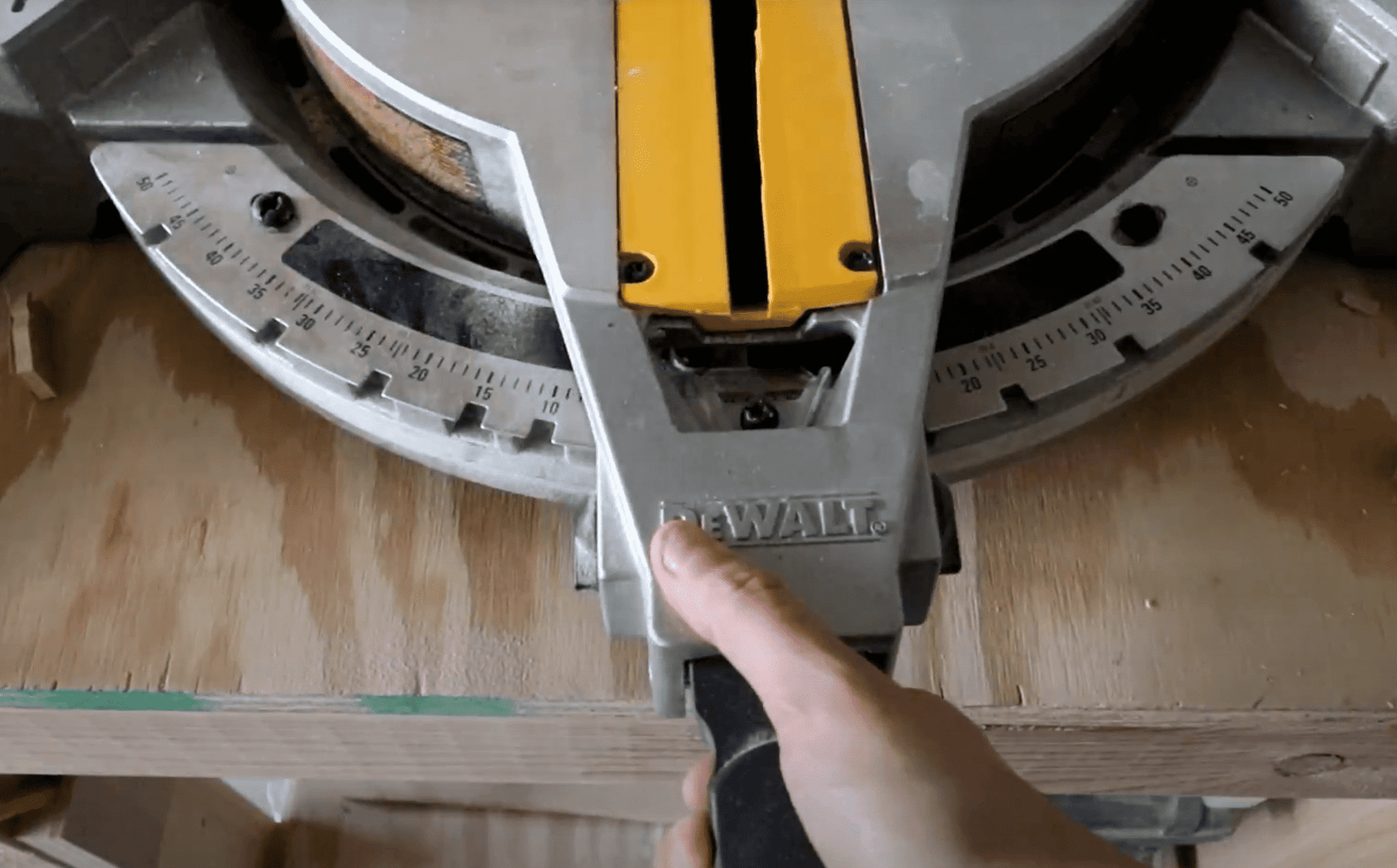 DIY Taper Leg Jig for the Miter Saw