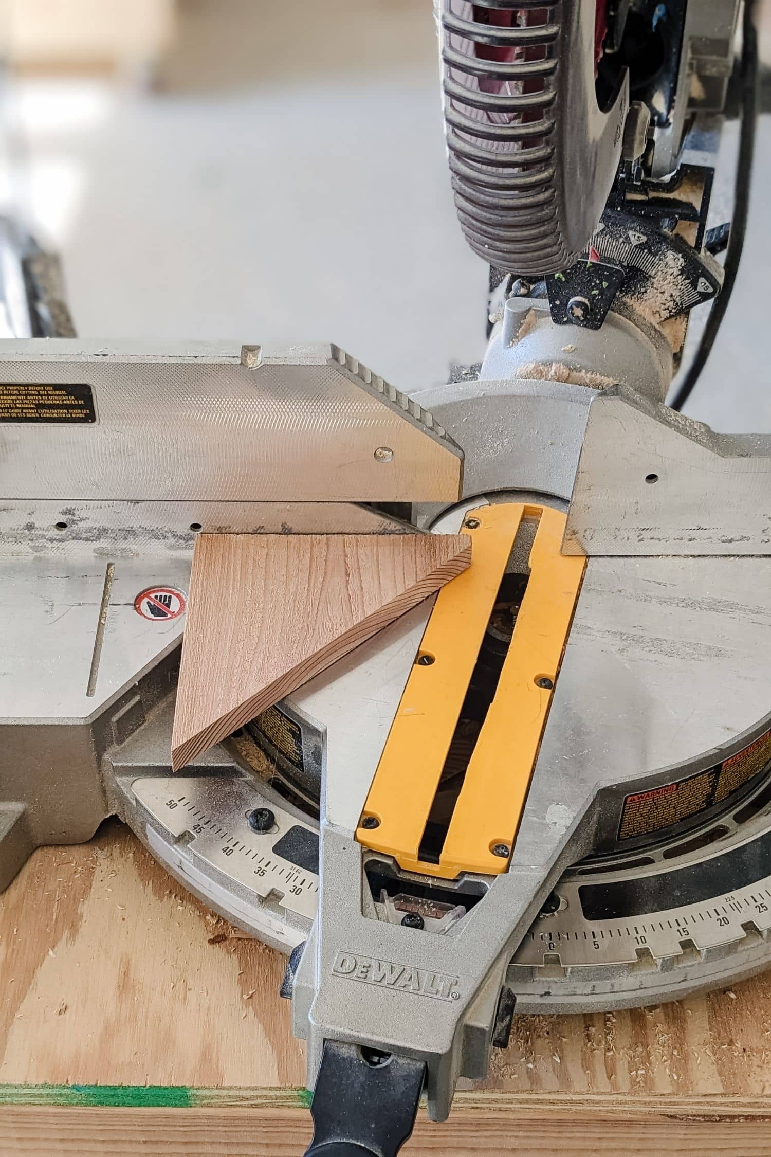 How to Cut a 60degree Angle on a Miter Saw Pine and Poplar