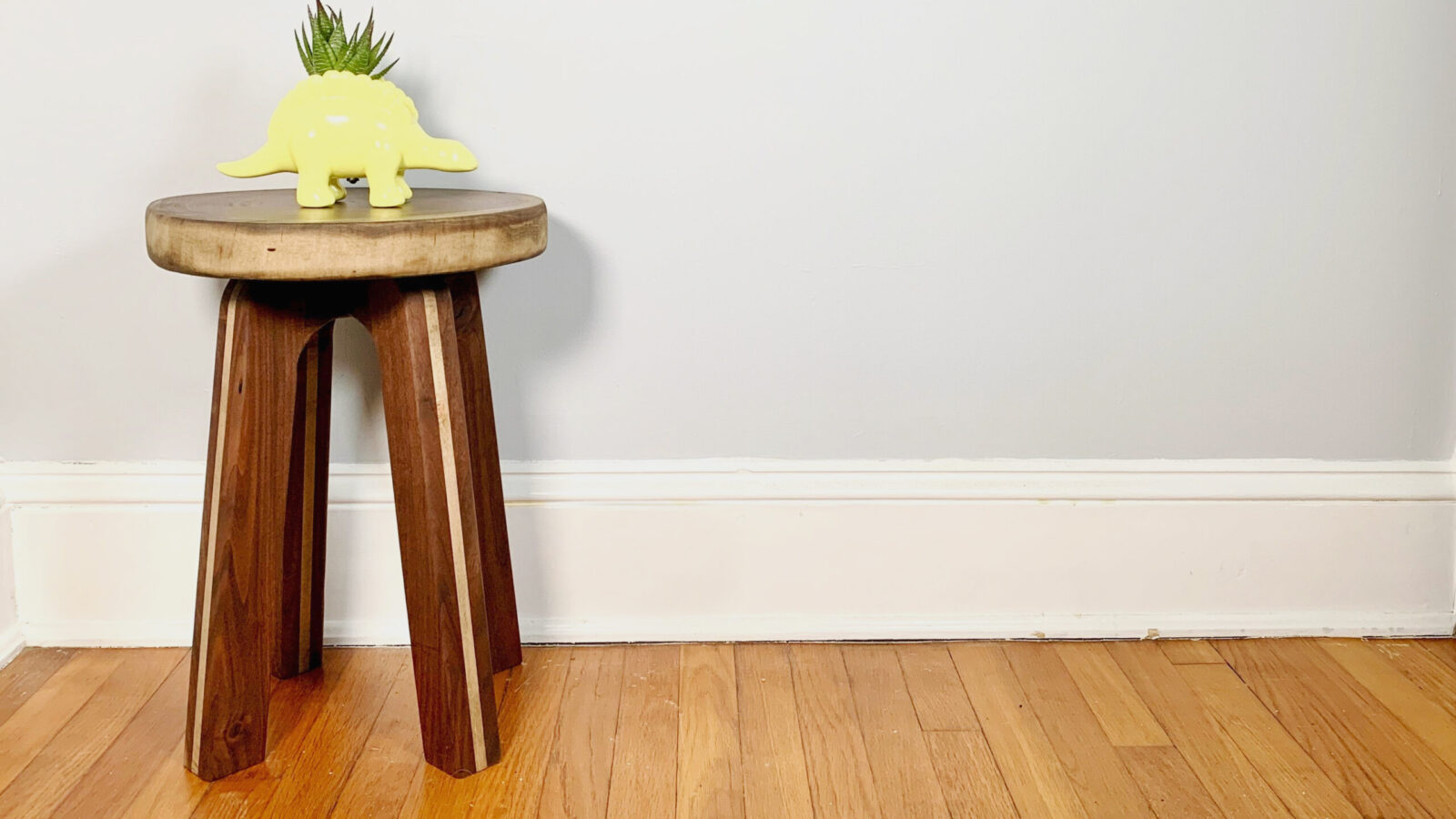 The 29 Best DIY End Table Plans To Build Today