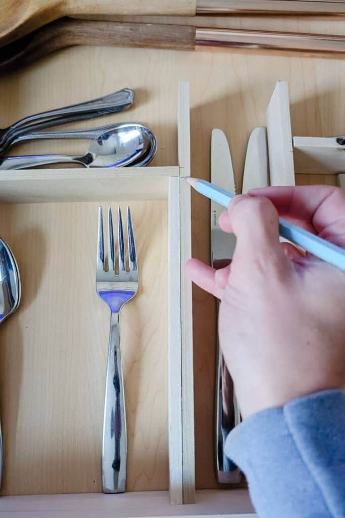 marking where drawer dividers intersect